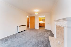 LIVING ROOM- click for photo gallery